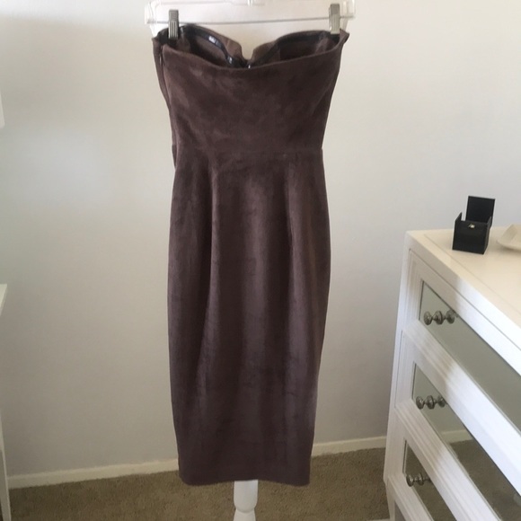 New House of CB Classic strapless pencil dress - Picture 4 of 11